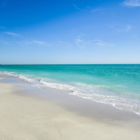 Anna Maria Beach Resort Holmes Beach Bagian luar foto