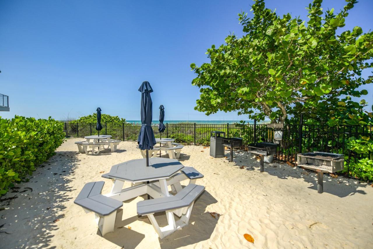 Anna Maria Beach Resort Holmes Beach Bagian luar foto
